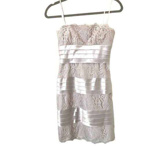 BCBGMaxAzria Dresses & Skirts - BCBGMAXAZRIA Lace Floral Strapless Mini Dress Sz 2‎
